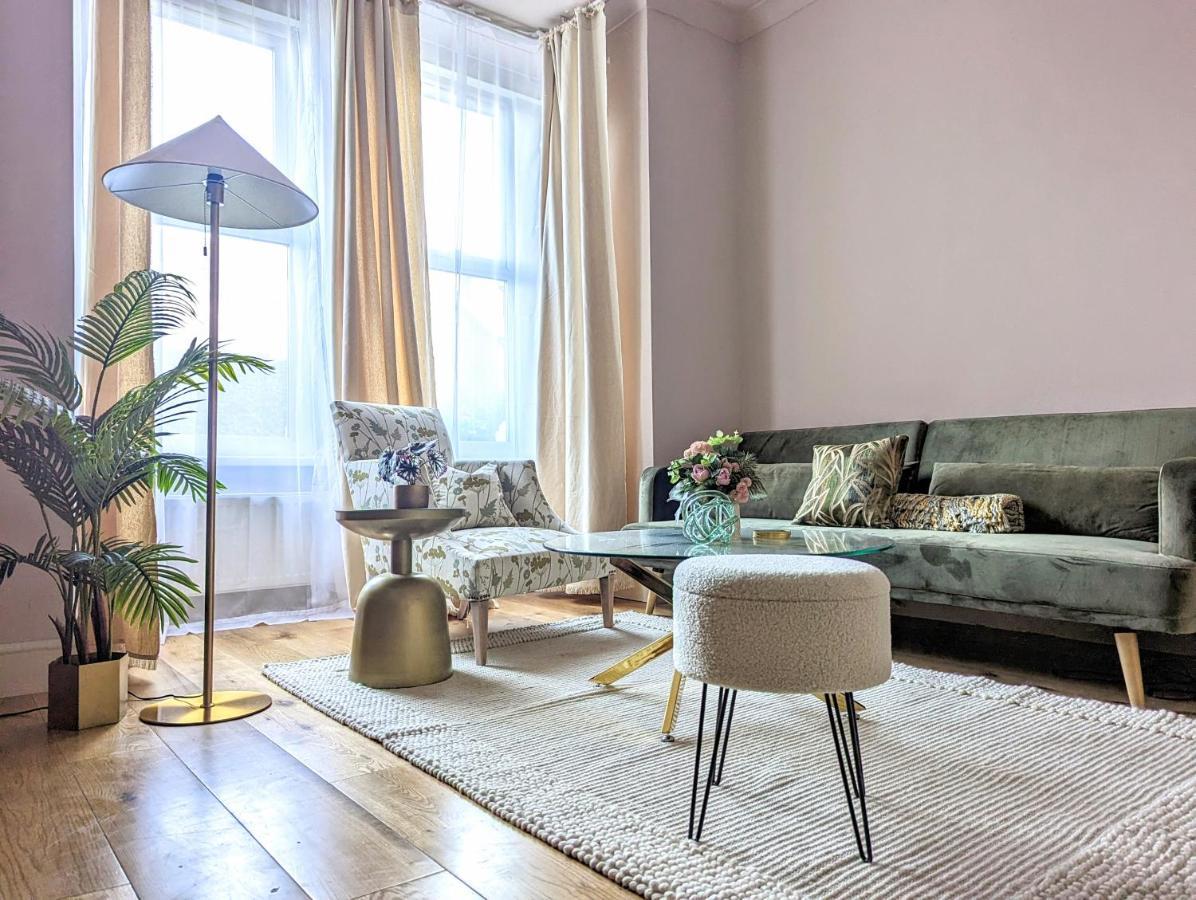 Gorgeous Apartment Wood Green ปาร์มเมอร์กรีน ภายนอก รูปภาพ