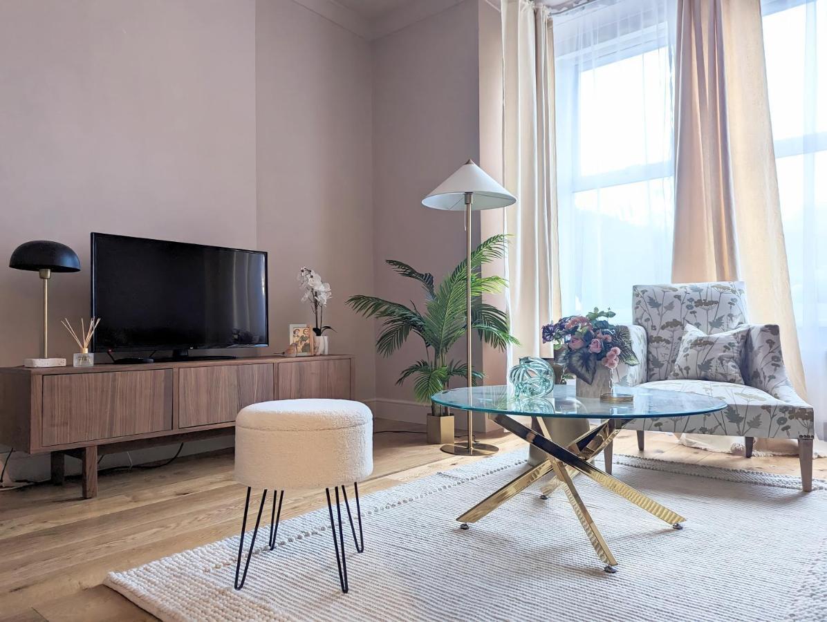 Gorgeous Apartment Wood Green ปาร์มเมอร์กรีน ภายนอก รูปภาพ