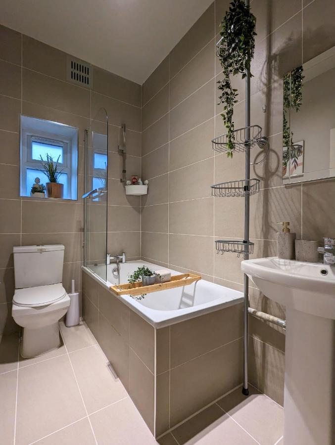 Gorgeous Apartment Wood Green ปาร์มเมอร์กรีน ภายนอก รูปภาพ