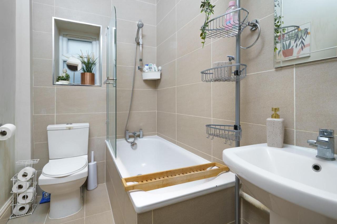 Gorgeous Apartment Wood Green ปาร์มเมอร์กรีน ภายนอก รูปภาพ